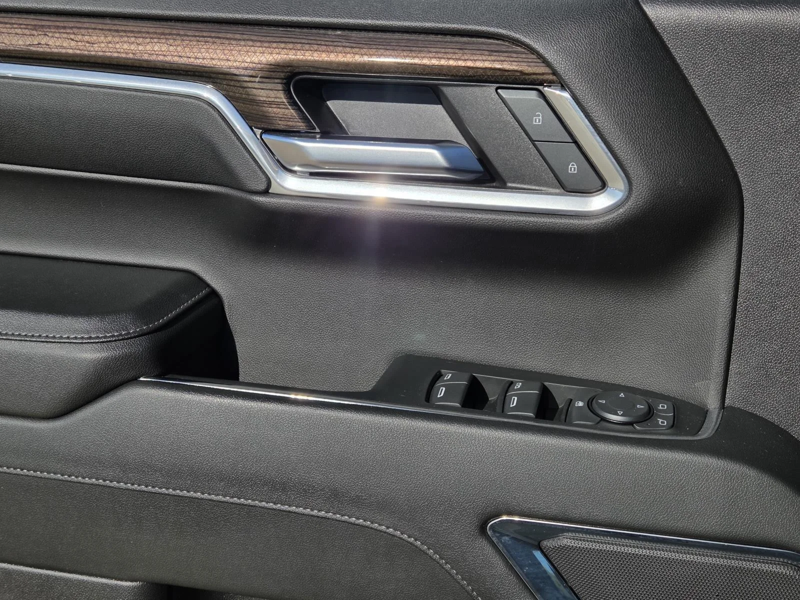 Used 2024 Sterling Gray Metallic Chevrolet LT image 30