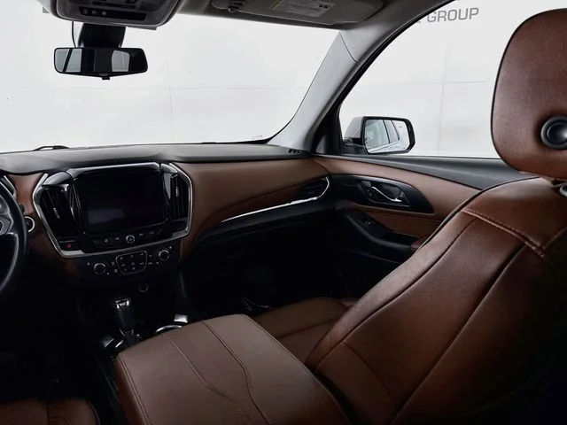 Used 2019 White Chevrolet High Country image 25
