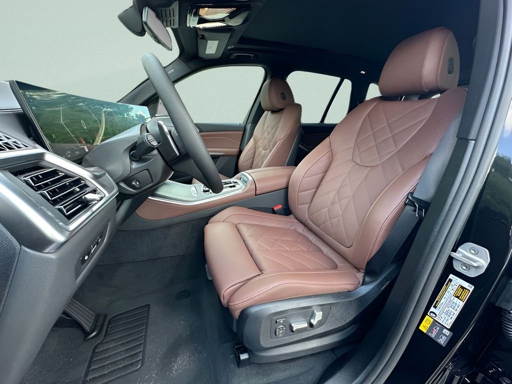 New 2026 Black Sapphire Metallic BMW xDrive50e image 10