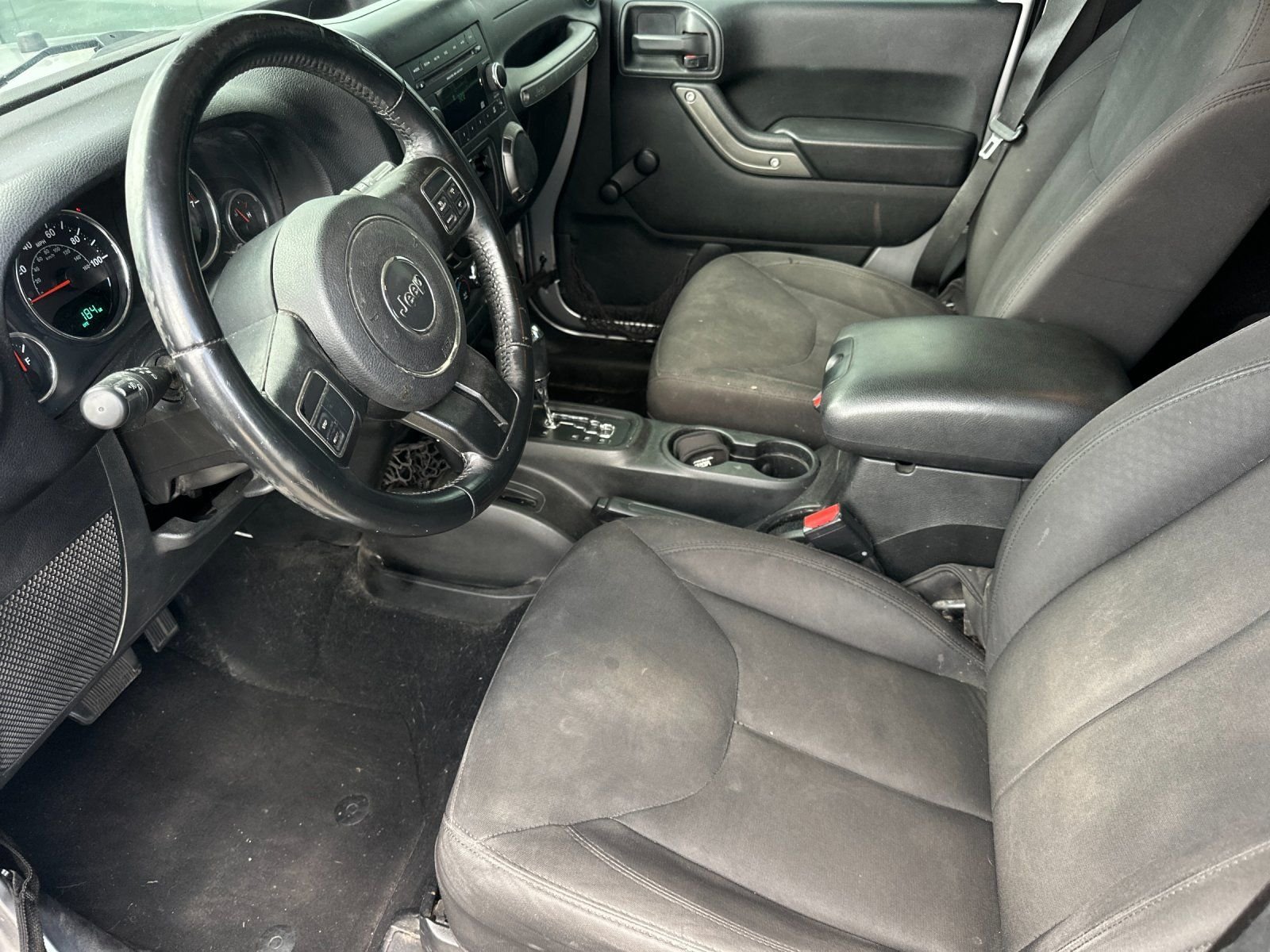 Used 2016 Billet Silver Metallic Clearcoat Jeep Sport image 8