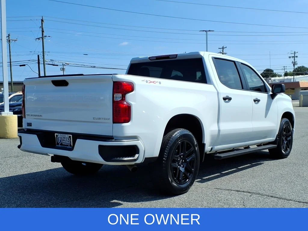 Used 2025 White Chevrolet Custom image 2