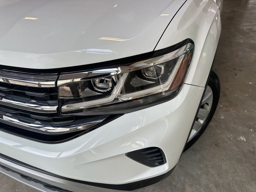 Used 2020 White Volkswagen 3.6L V6 SE w/Technology image 7