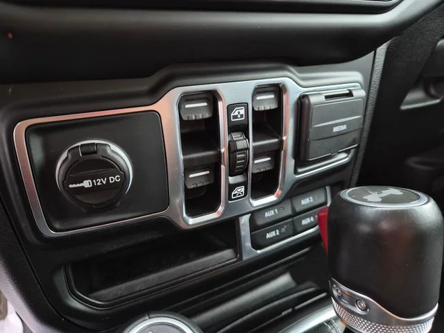 Used 2021 Black Jeep Unlimited Sahara image 26
