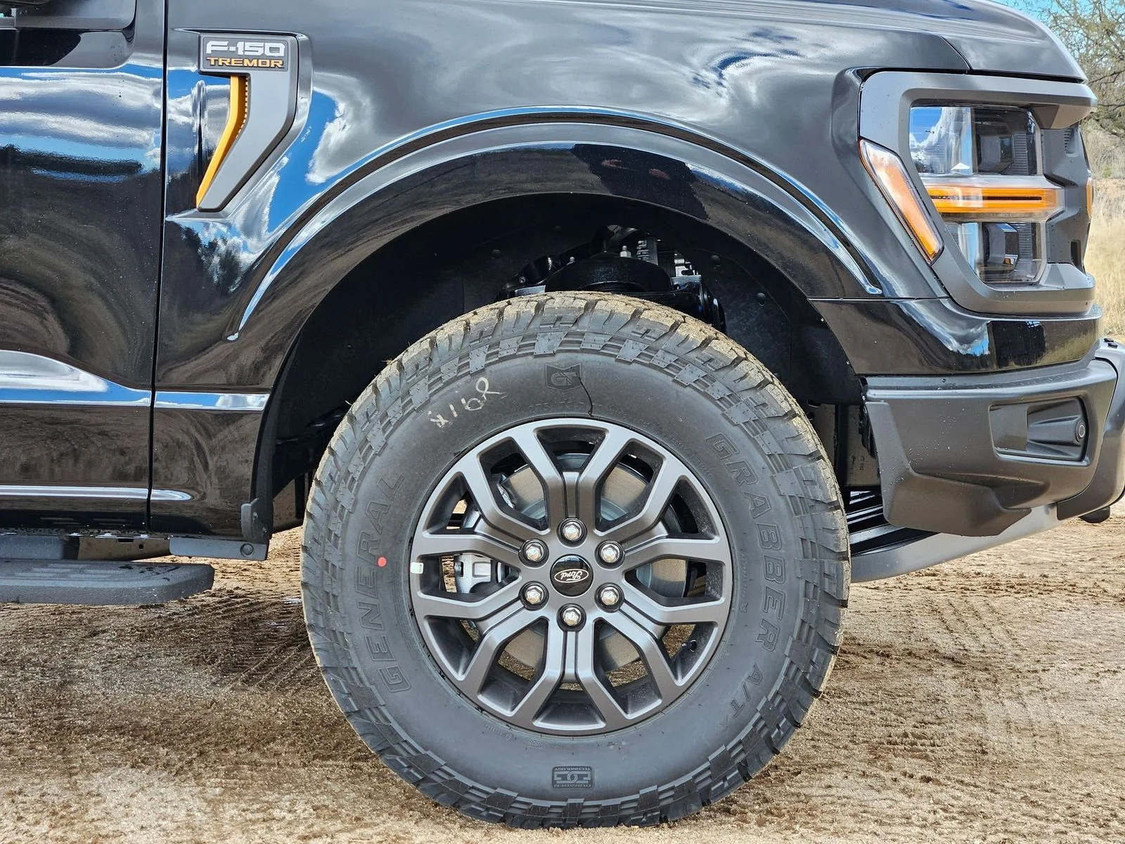 Used 2025 Black Metallic Ford Tremor image 10