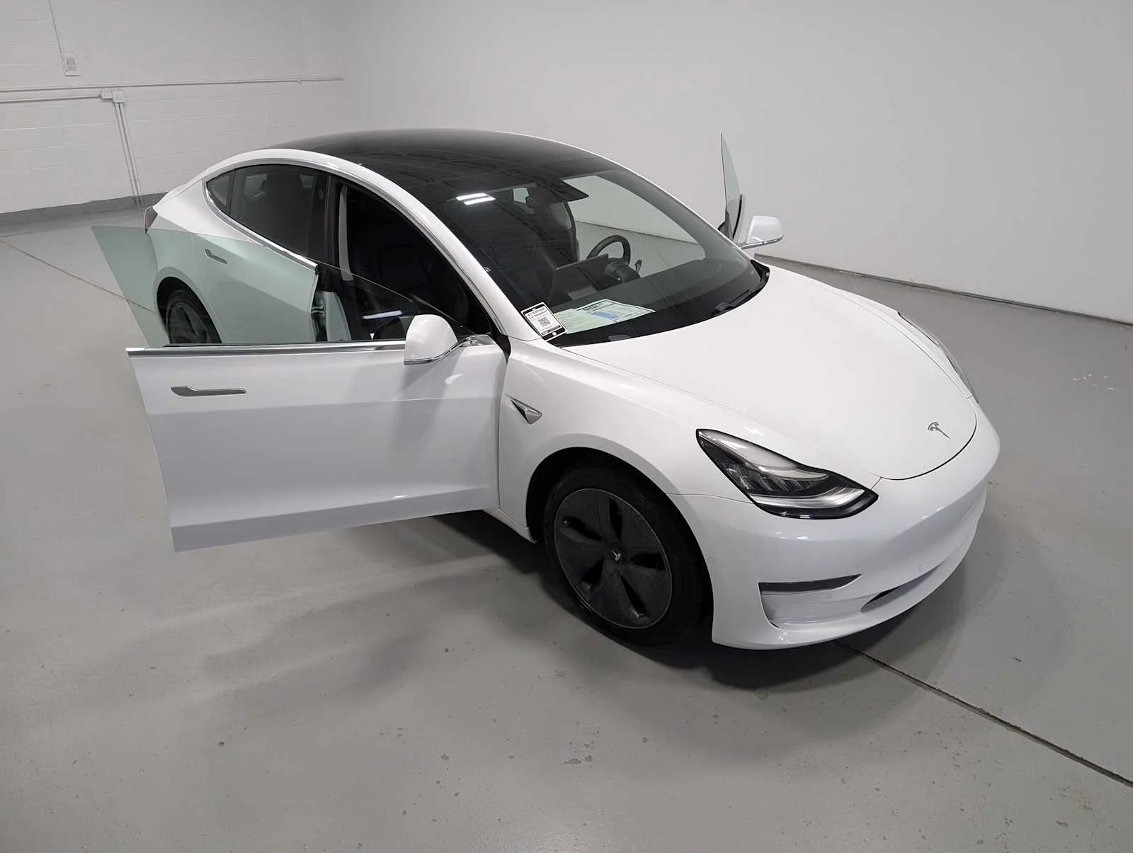 Used 2020 Pearl White Multi-Coat Tesla Standard Range Plus image 16