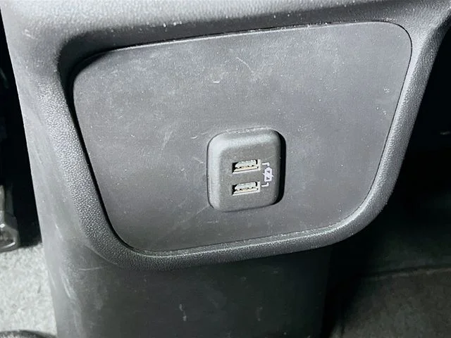 Used 2024 Silver GMC SLE image 31