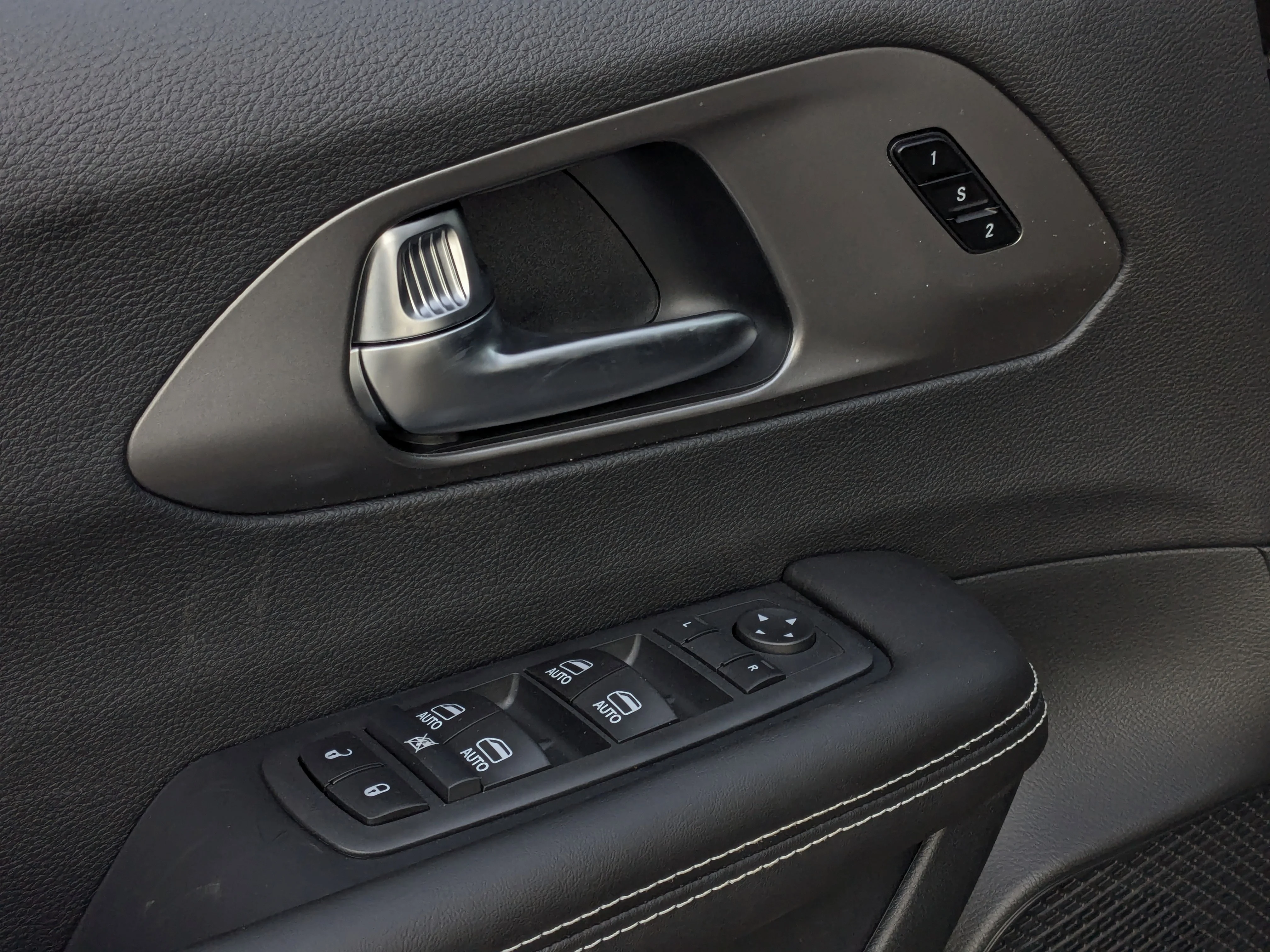 New 2026 Black Chrysler Select - Capri Leather - Power Sliding Doors - Stow & Go & Tons More! image 13