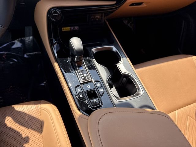 2025 Lexus NX PHEV 450h+ - Photo 21