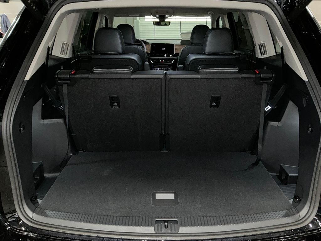 New 2026 Black Volkswagen 2.0T SE w/Technology image 16