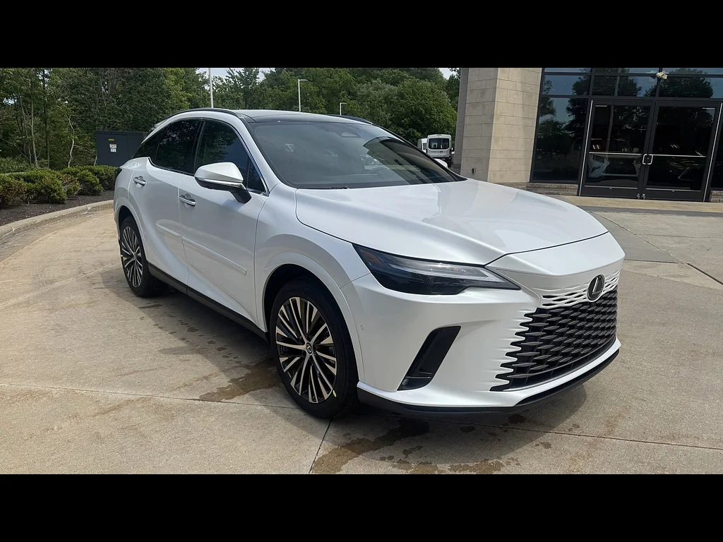 New 2026 Eminent White Pearl Lexus Premium+ image 7