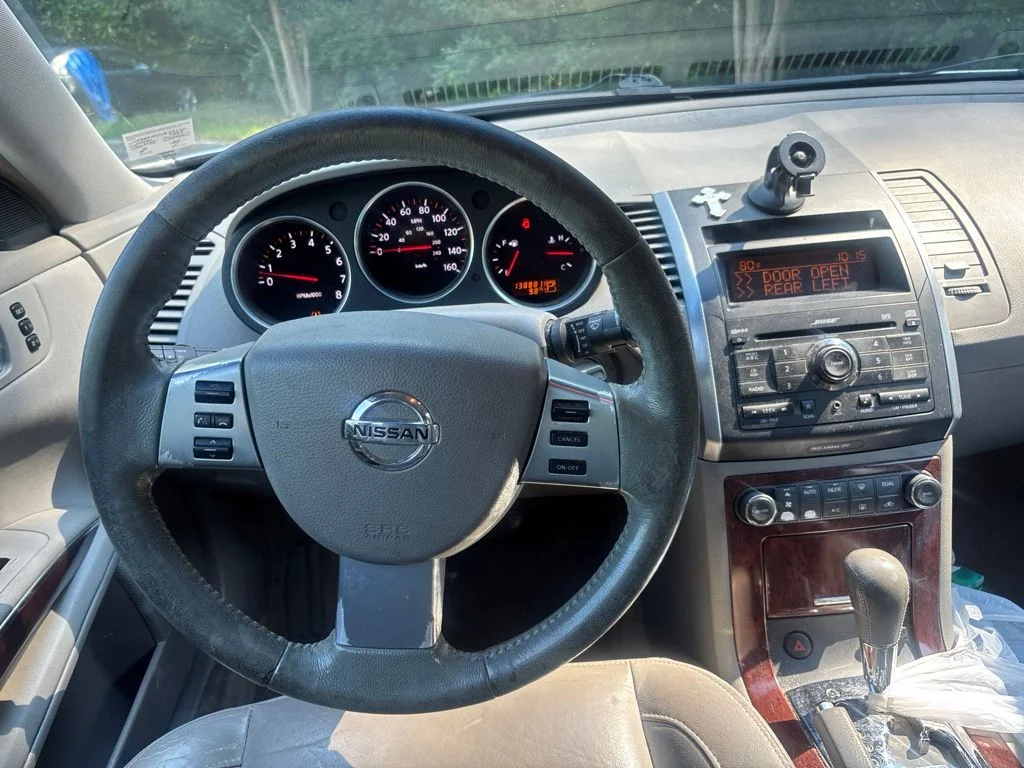 Used 2007 Silver Nissan 3.5 SL image 19