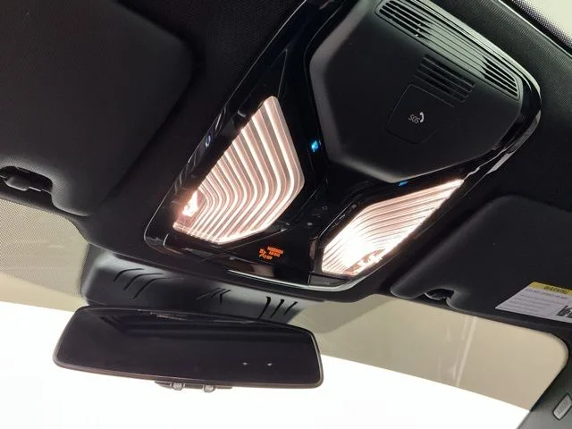 Used 2023 White BMW M50 image 24