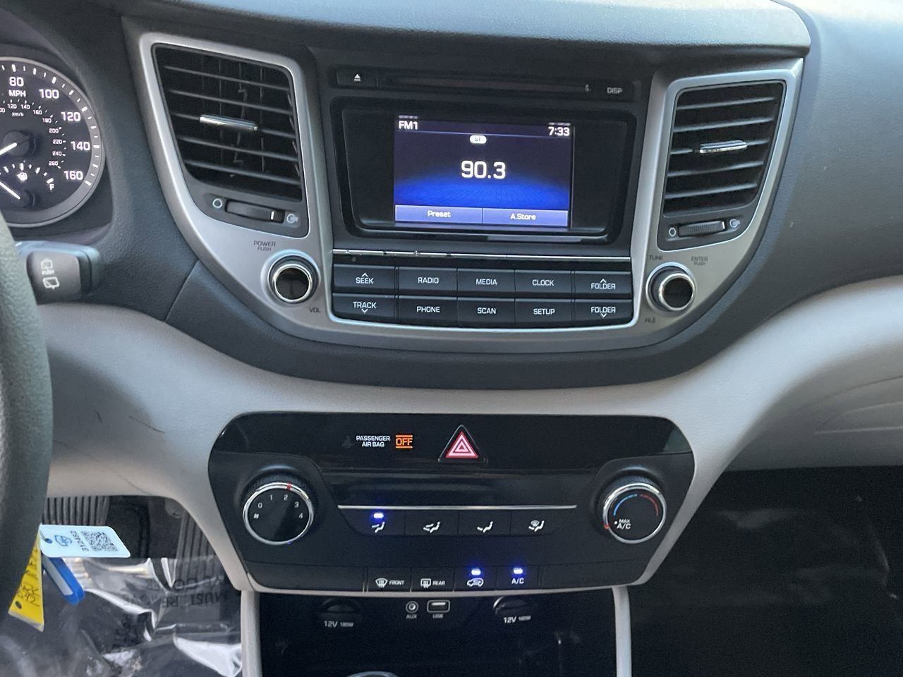 Used 2018 Black Noir Pearl Hyundai SE image 19