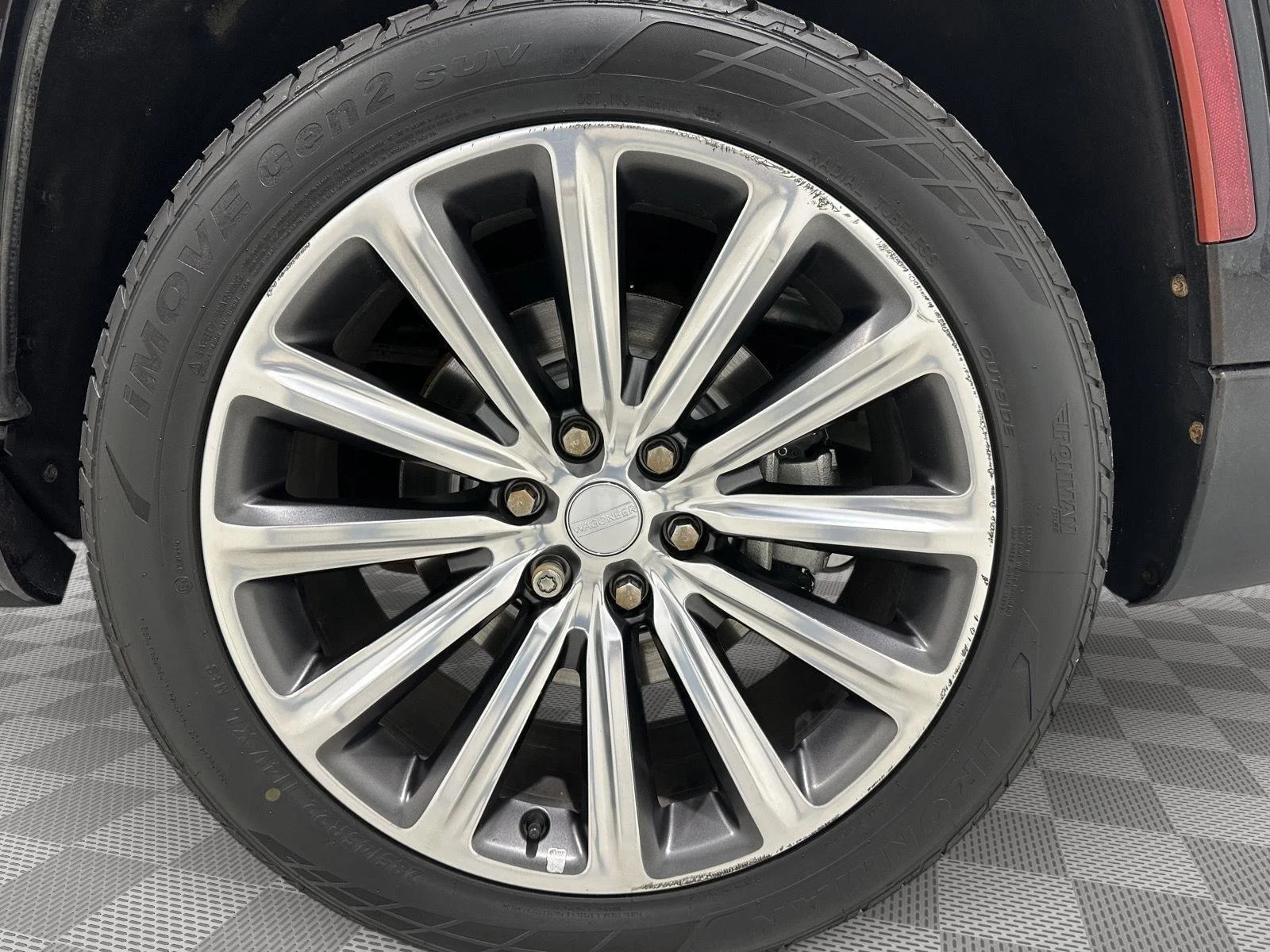Used 2022 Diamond Black Crystal Pearl Jeep Series III image 32
