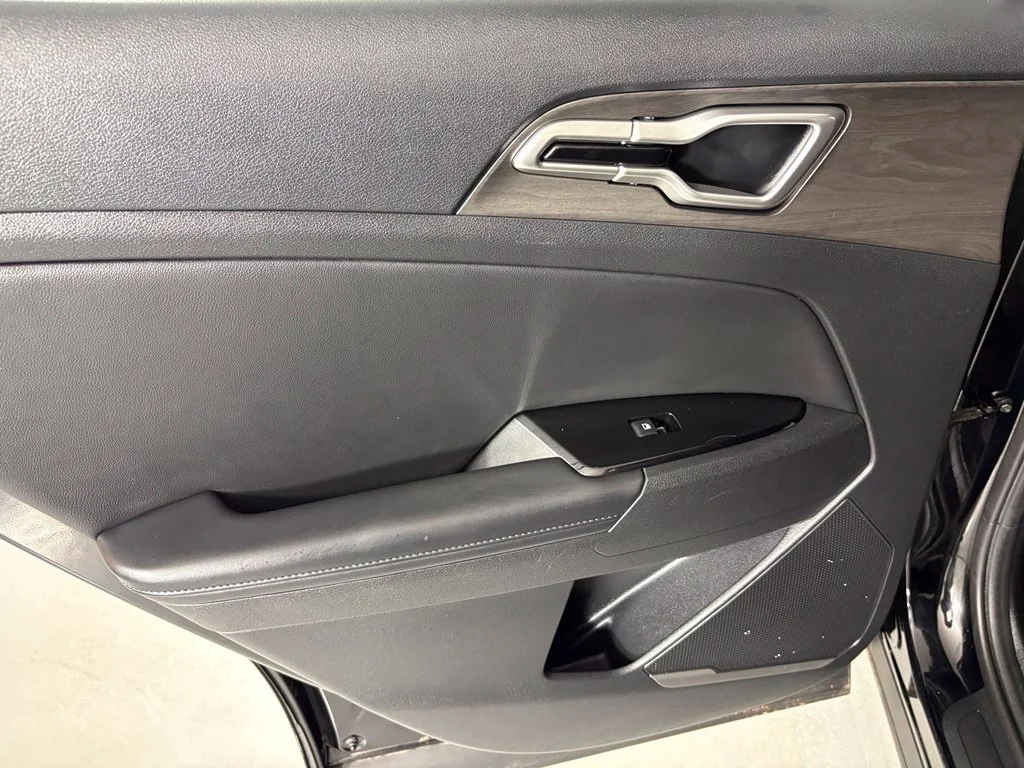 Used 2023 Black Kia X-Line image 35