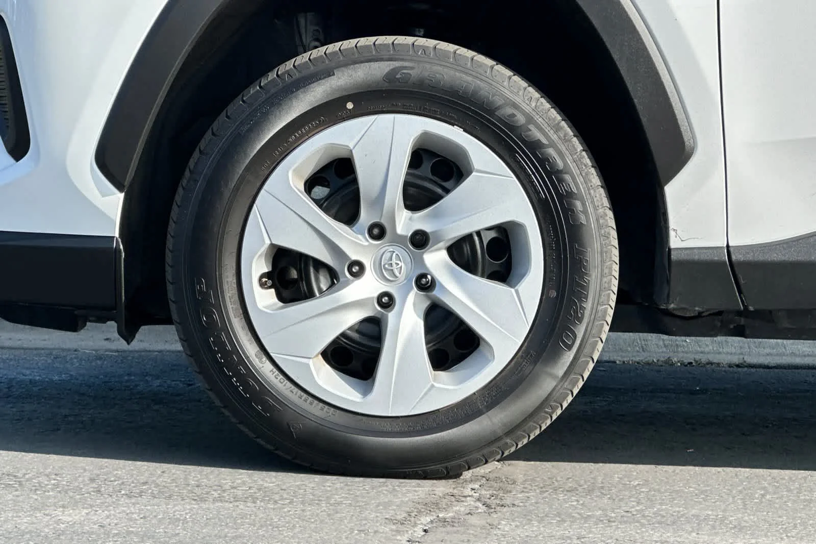 Certified Used 2025 Ice Toyota LE image 25
