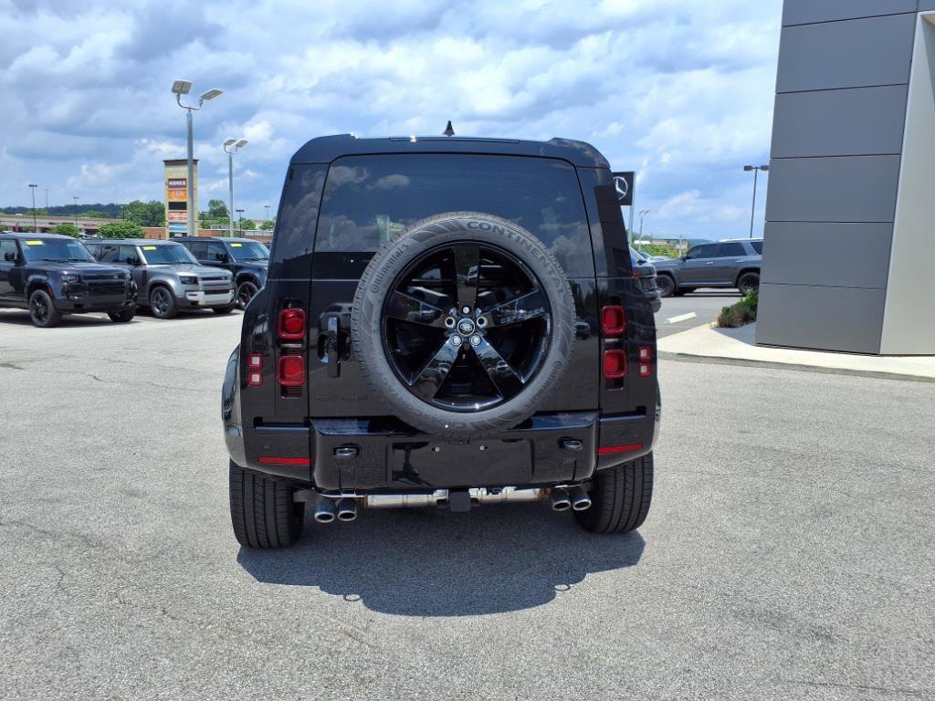 2025 Land Rover Defender X-Dynamic SE - Photo 15