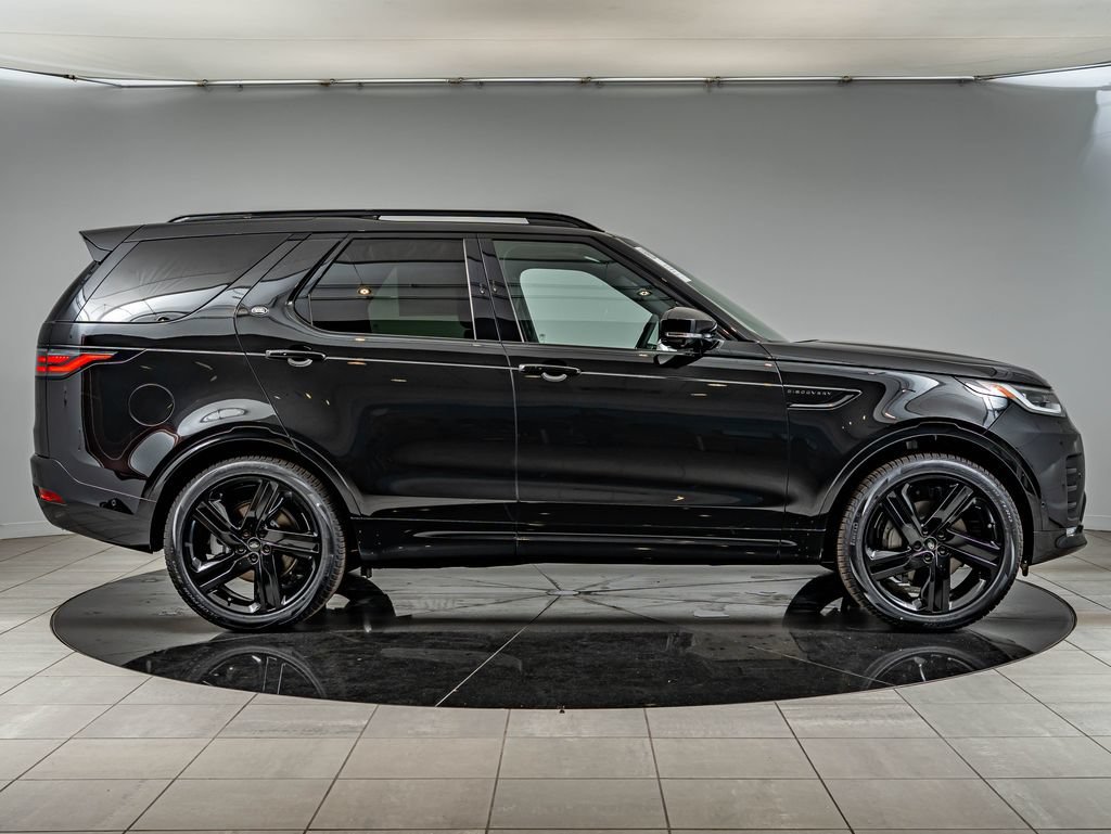 New 2026 Santorini Black Land Rover Dynamic SE image 4