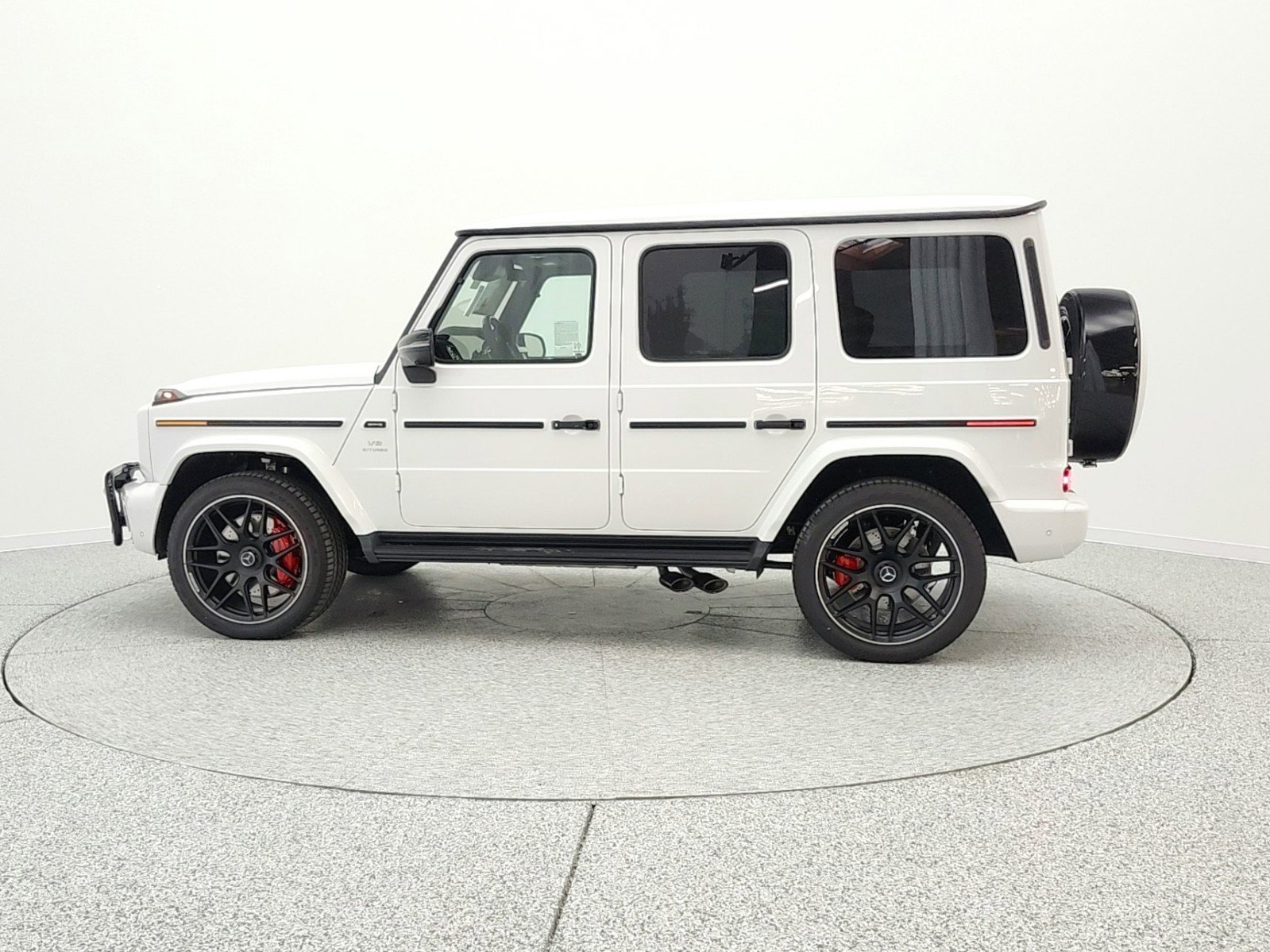 New 2026 MANUFAKTUR Moonlight White Metallic Mercedes-Benz AMG® G 63 SUV image 31