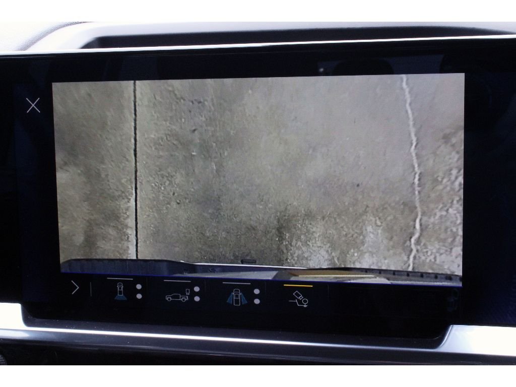 Used 2024 Summit White Chevrolet LTZ image 22