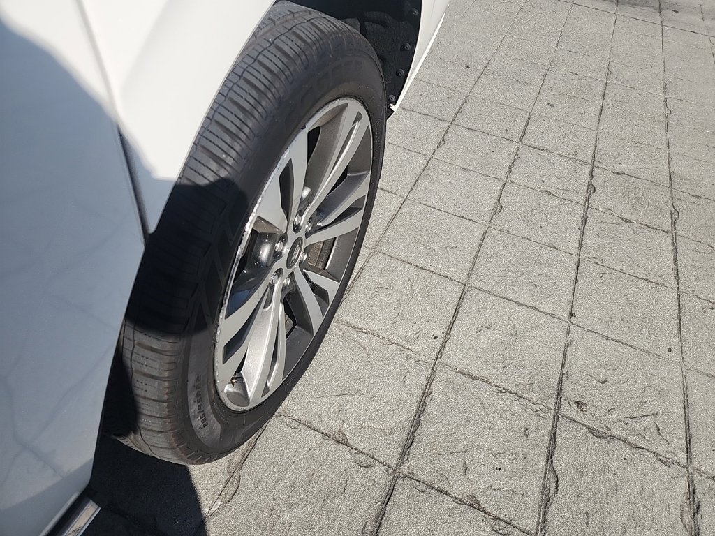 Used 2021 White Metallic Ford Platinum image 8