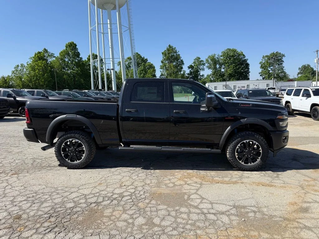 New 2026 Diamond Black Crystal Pearl-Coat Exterior Paint RAM Tradesman image 5