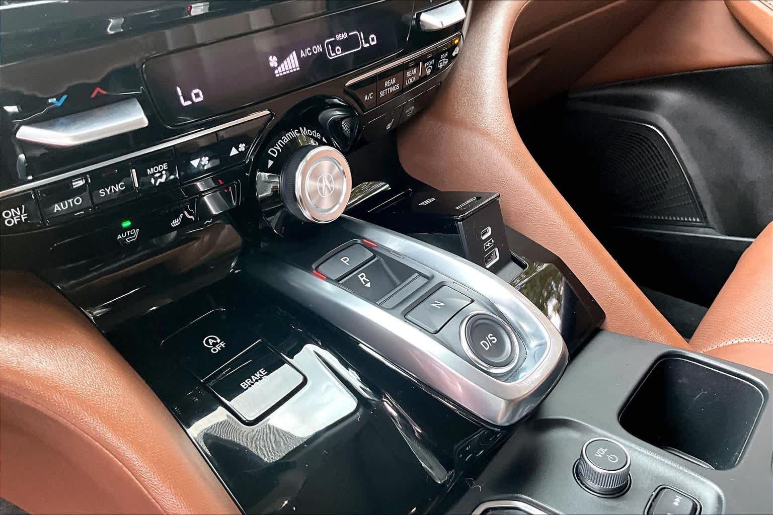 Used 2024 Platinum White Pearl Acura w/Technology Package image 17