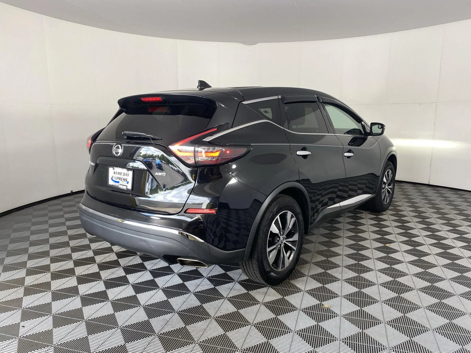 Used 2019 Magnetic Black Pearl Nissan S image 8