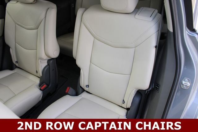 Used 2025 Silver Cadillac Premium Luxury image 9
