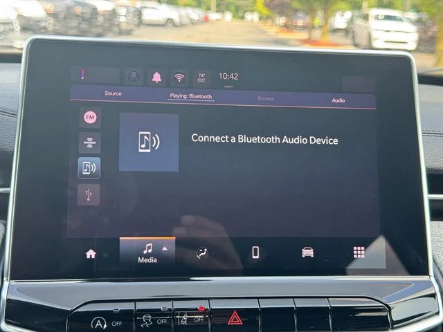 Certified Used 2024 White Jeep Latitude image 29