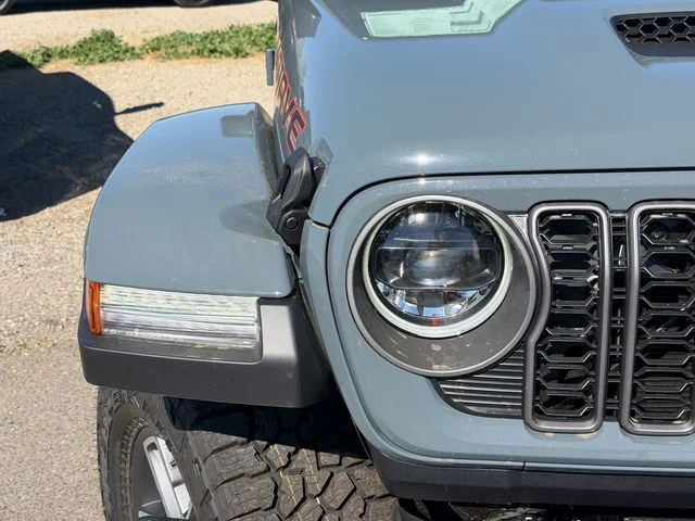 New 2026 Anvil Clear-Coat Exterior Paint Jeep Mojave X image 5