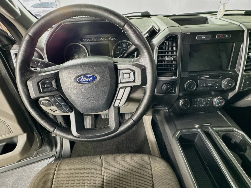 Used 2019 Gray Ford XLT image 11