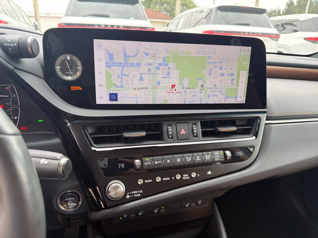 Used 2025 Caviar Lexus 300h image 3