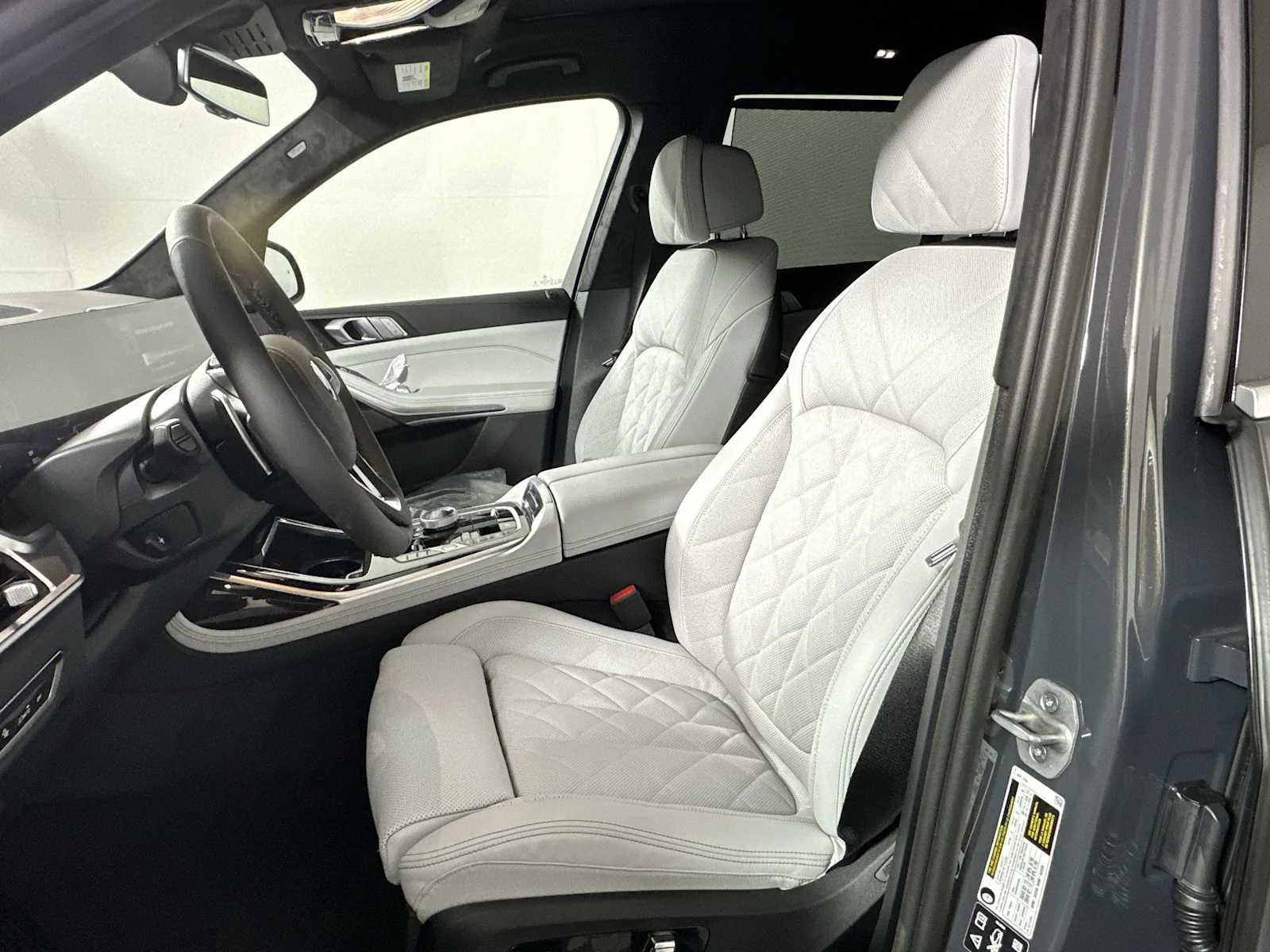 New 2026 Dravit Grey Metallic BMW xDrive40i image 11