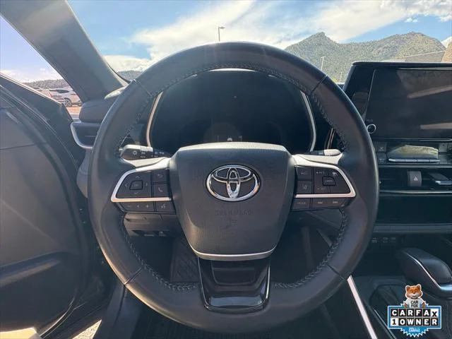 Certified Used 2025 MAGNETIC GRAY MET. Toyota  image 2