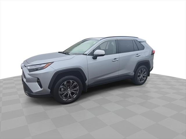 Certified Used 2023 SILVER SKY METALLIC Toyota  image 4