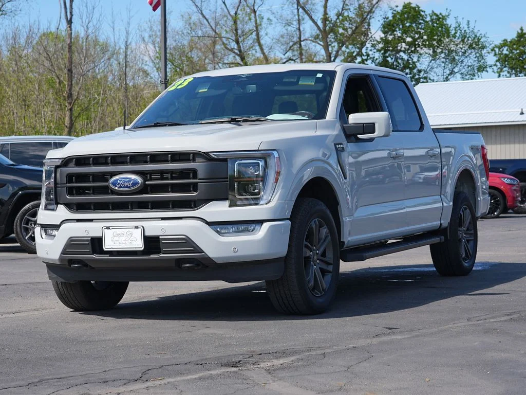 Used 2023  Ford Lariat image 7