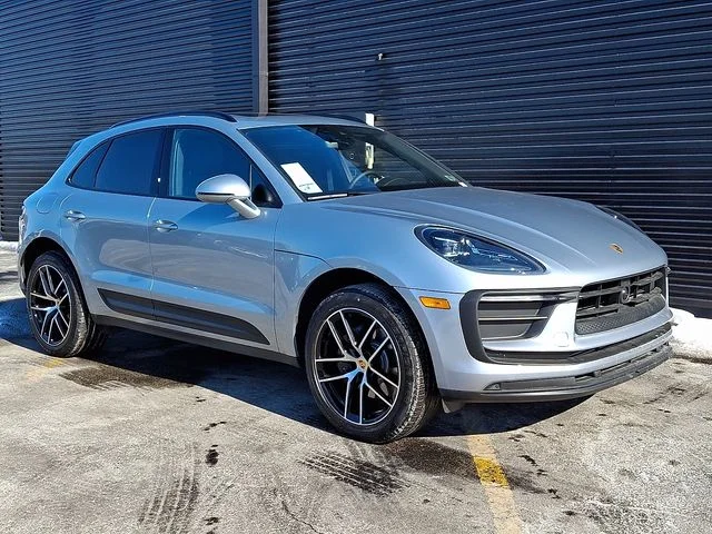 2025 Porsche Macan - Photo 9