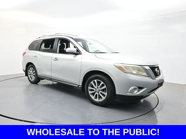 Used 2014 Silver Nissan SV image 1