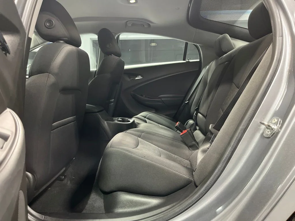 Used 2018 Steel Metallic Chevrolet LT image 28