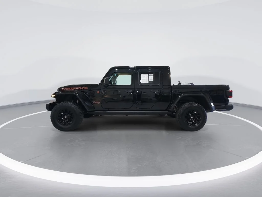 Used 2025 Black Jeep Mojave image 5