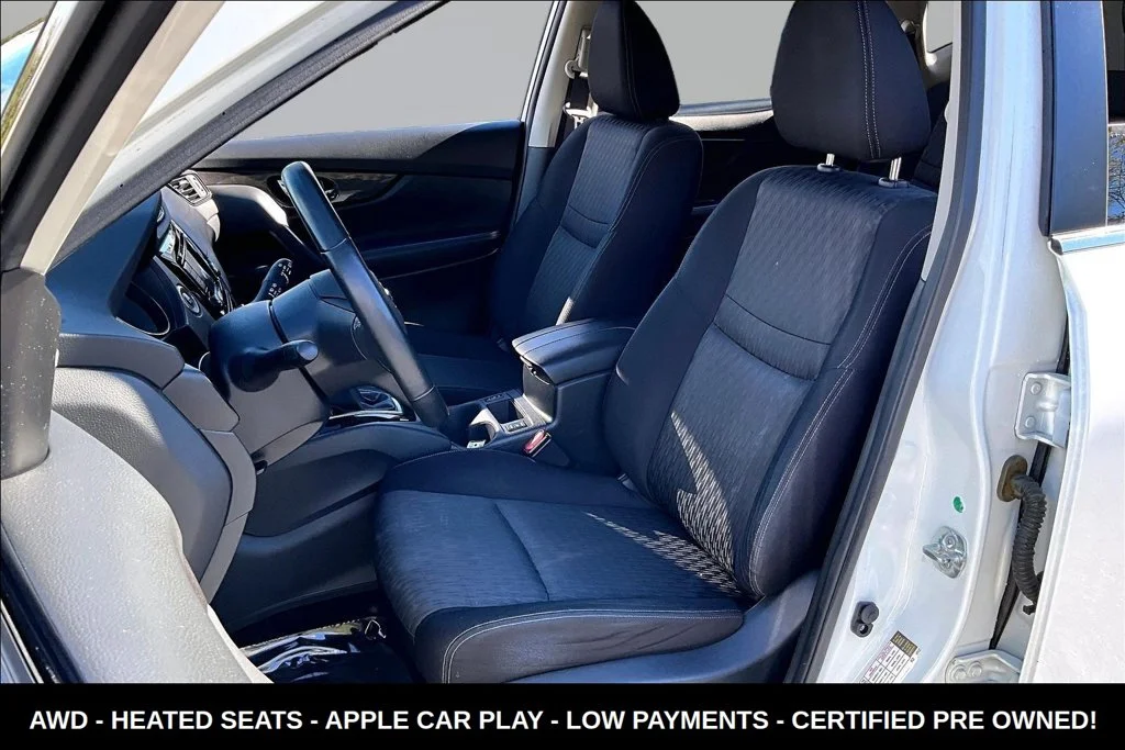 Used 2019 White Nissan SV image 24