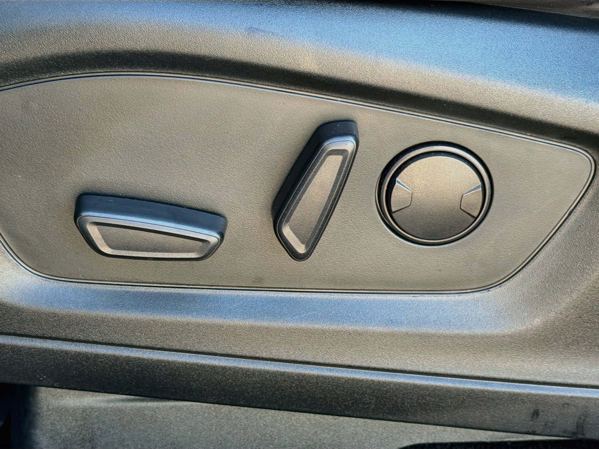 Used 2023 Black Metallic Ford XLT image 25
