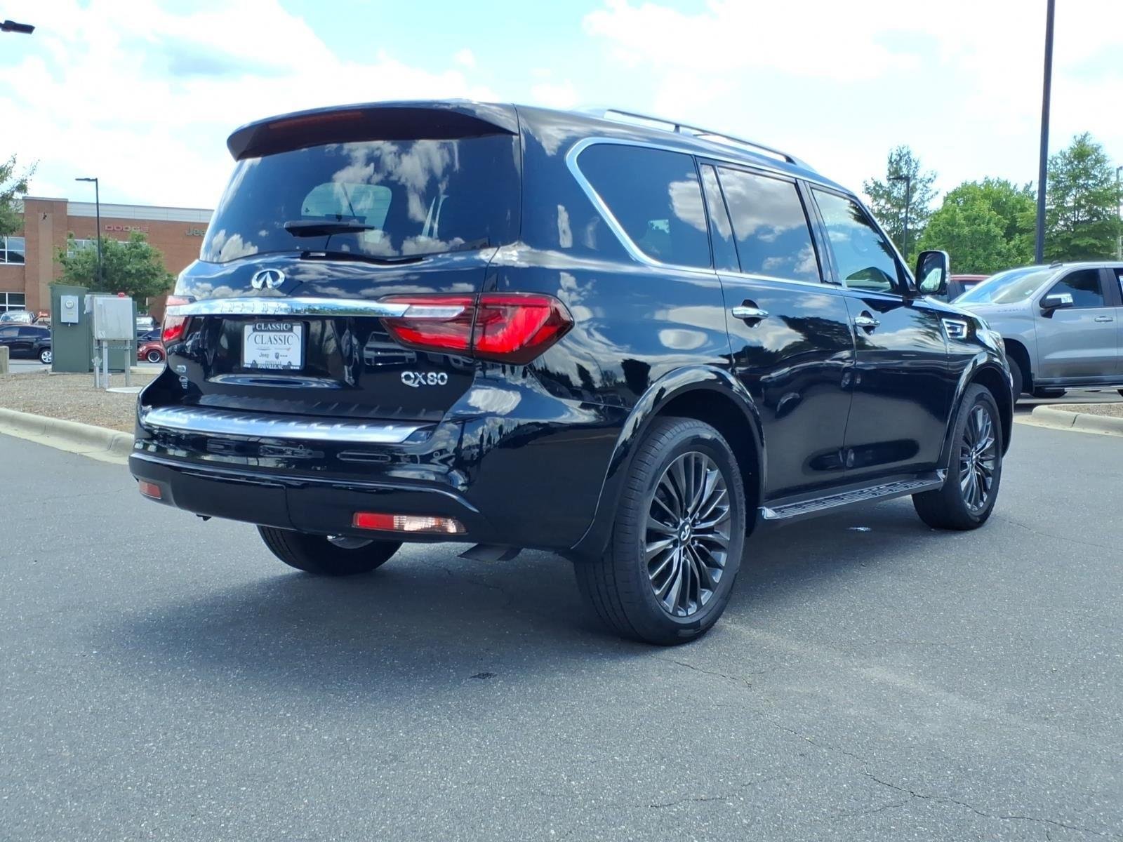 Used 2023 Black Obsidian INFINITI PREM image 2