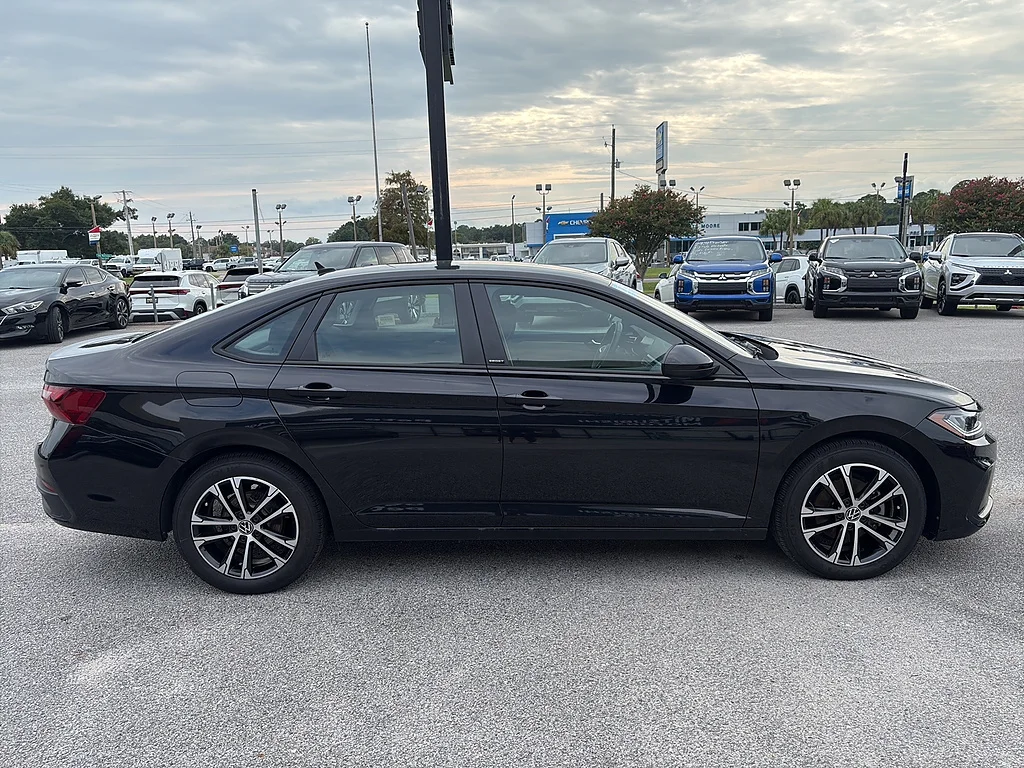 Certified Used 2025 Deep Black Pearl Volkswagen Sport Auto image 4