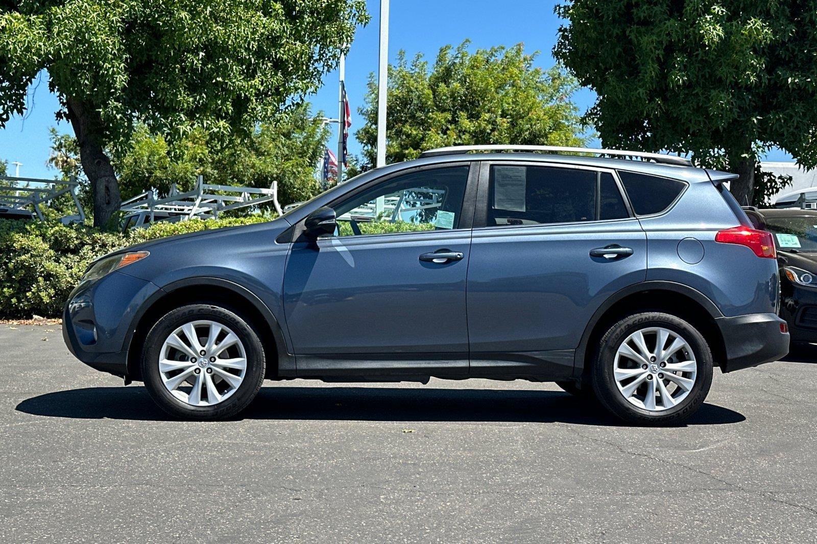 Used 2013 Shoreline Blue Pearl Toyota Limited image 6