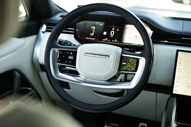 New 2026 Fuji White Land Rover SE 7 Seats image 36