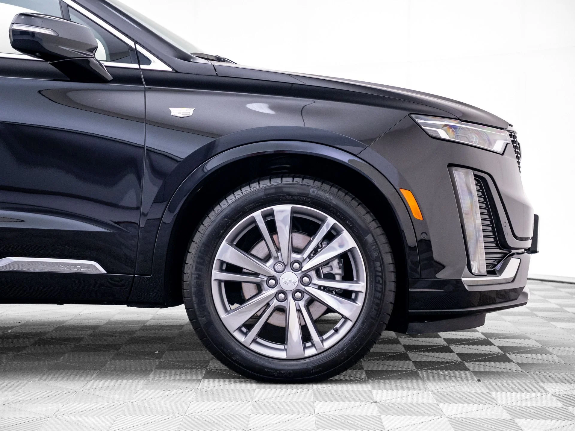 Used 2025 Black Cadillac Premium Luxury image 36