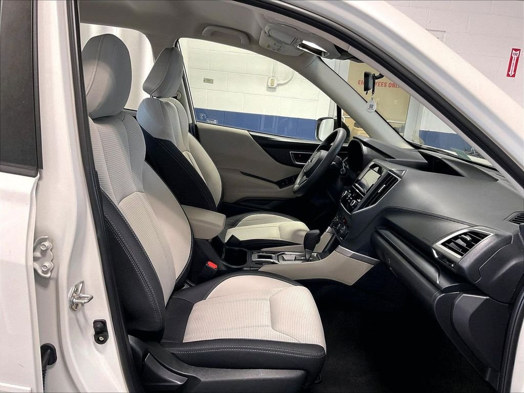 Used 2023 White Subaru Base image 11