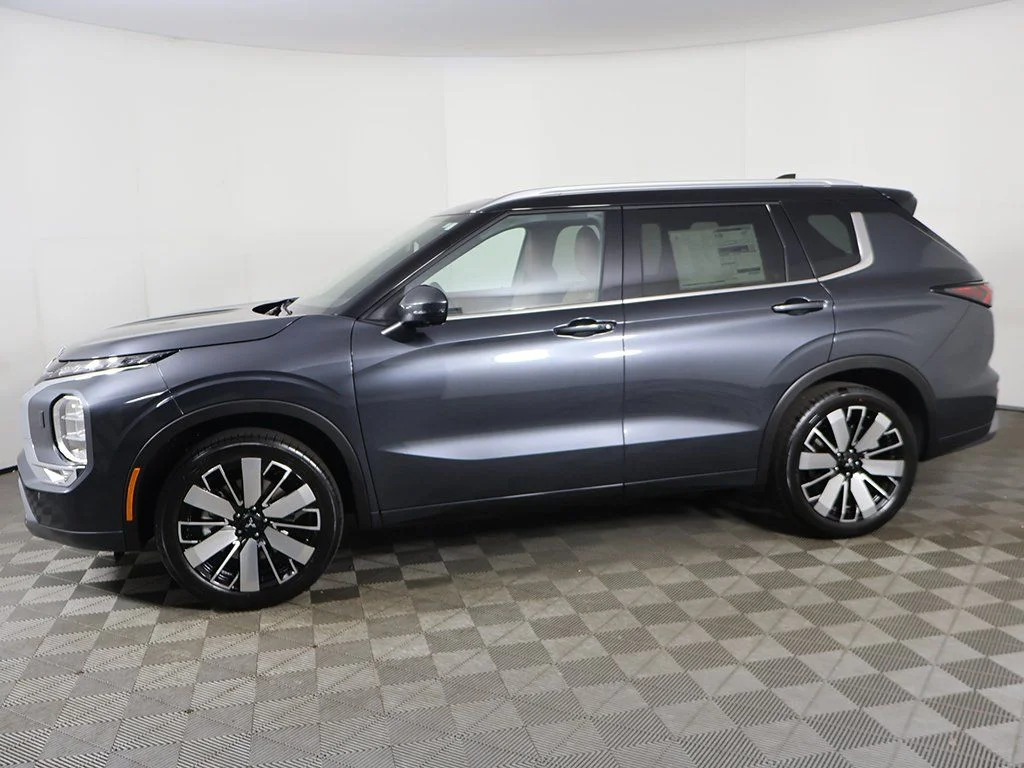 2025 Mitsubishi Outlander SEL - Photo 22
